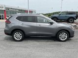 Used 2020 Nissan Rogue SV image 2