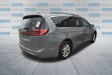 Used 2022 Chrysler Pacifica Touring-L image 4
