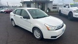 Used 2009 Ford Focus SE image 2