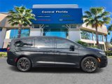 Used 2021 Chrysler Pacifica Touring-L w/ Uconnect Theater Family Group image 4