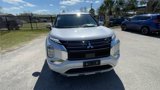 Used 2024 Mitsubishi Outlander SE image 3