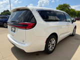 Used 2024 Chrysler Pacifica Touring-L image 6