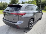 Used 2020 Toyota Highlander XLE image 3