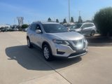 Used 2017 Nissan Rogue SV image 3