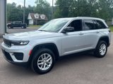Used 2024 Jeep Grand Cherokee Laredo X image 2