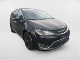 Used 2017 Chrysler Pacifica Touring-L image 3