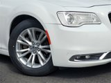 Used 2017 Chrysler 300 C image 3