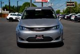 Used 2020 Chrysler Pacifica Touring-L image 3