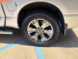 Used 2018 Nissan Titan SV w/ SV Convenience Package image 5
