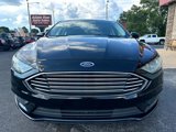 Used 2018 Ford Fusion SE image 3