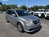 Used 2017 Dodge Grand Caravan SE image 3