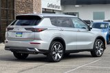 New 2025 Mitsubishi Outlander SE image 6