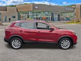 Used 2021 Nissan Rogue Sport SV image 2