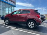 Used 2022 Chevrolet Trax LT w/ LT Convenience Package image 3