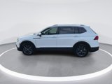 Certified 2022 Volkswagen Tiguan SE w/ Panoramic Sunroof Package image 5