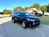 Used 2017 Toyota Highlander Limited Platinum image 3