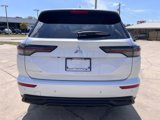 New 2025 Mitsubishi Outlander ES image 4