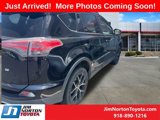 Used 2018 Toyota RAV4 SE image 3