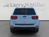 Used 2018 Jeep Grand Cherokee Laredo image 4