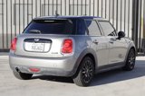 Used 2018 MINI Cooper 4-Door Hardtop image 5