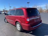 Used 2016 Chrysler Town & Country Touring image 3