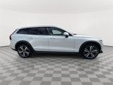 Certified 2024 Volvo V60 B5 Cross Country Plus image 5