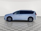Used 2022 Chrysler Pacifica Limited image 2