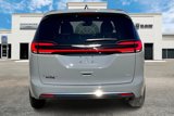 New 2025 Chrysler Pacifica Select image 4