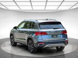 Used 2023 Volkswagen Taos SE image 2