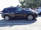 Used 2020 Nissan Rogue SV image 3