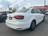 Used 2017 Volkswagen Jetta SE image 5