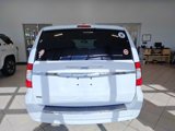 Used 2016 Chrysler Town & Country Touring image 4