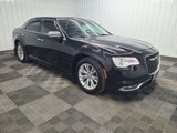 Used 2017 Chrysler 300 C image 4