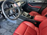 Used 2025 Porsche Macan image 4