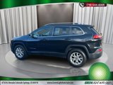 Used 2017 Jeep Cherokee Latitude w/ Cold Weather Group image 2