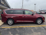 Used 2019 Chrysler Pacifica Touring-L image 2