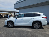 Used 2022 Toyota Highlander Platinum image 2