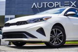Used 2022 Kia Forte LXS image 2