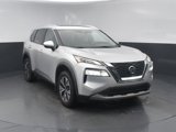 Used 2021 Nissan Rogue SV image 2