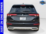 Used 2023 Mitsubishi Outlander SE Black Edition image 4