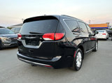 Used 2017 Chrysler Pacifica Touring-L image 6