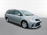 Used 2018 Toyota Sienna LE image 3