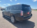 Used 2019 GMC Yukon XL SLT image 3