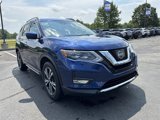 Used 2017 Nissan Rogue SL w/ SL Premium Package image 2