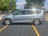 Used 2018 Chrysler Pacifica Touring-L w/ Tire & Wheel Group image 4
