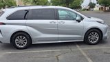 Used 2022 Toyota Sienna XLE image 2