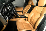 Used 2016 Porsche Cayenne w/ Premium Package image 4