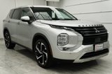 Used 2022 Mitsubishi Outlander SE image 2