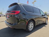 Used 2023 Chrysler Pacifica Touring-L image 4
