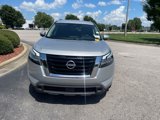 Used 2022 Nissan Pathfinder SV image 2
